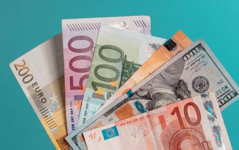 couple | finances | relationship | meetthailove.com